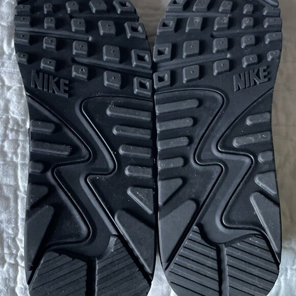 Nike Air Max 90 - men's size US 10 - black - Like New condition - Picture 6 of 8